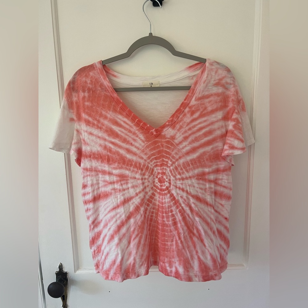 T. Bags la v neck tee